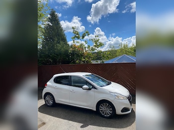 Used Peugeot 208 2016 for sale - 79184658: Photo