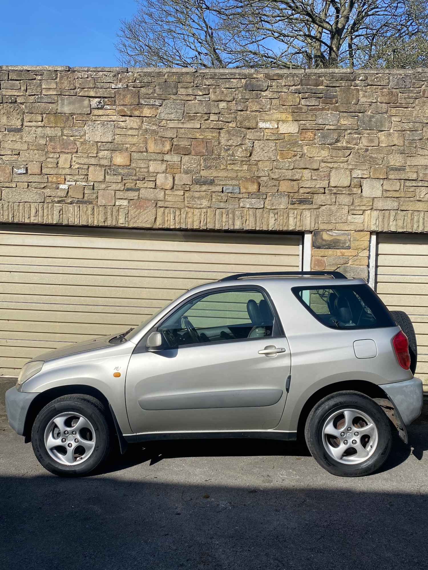 Used Toyota RAV4 2001 for sale - 77946041: Photo 2