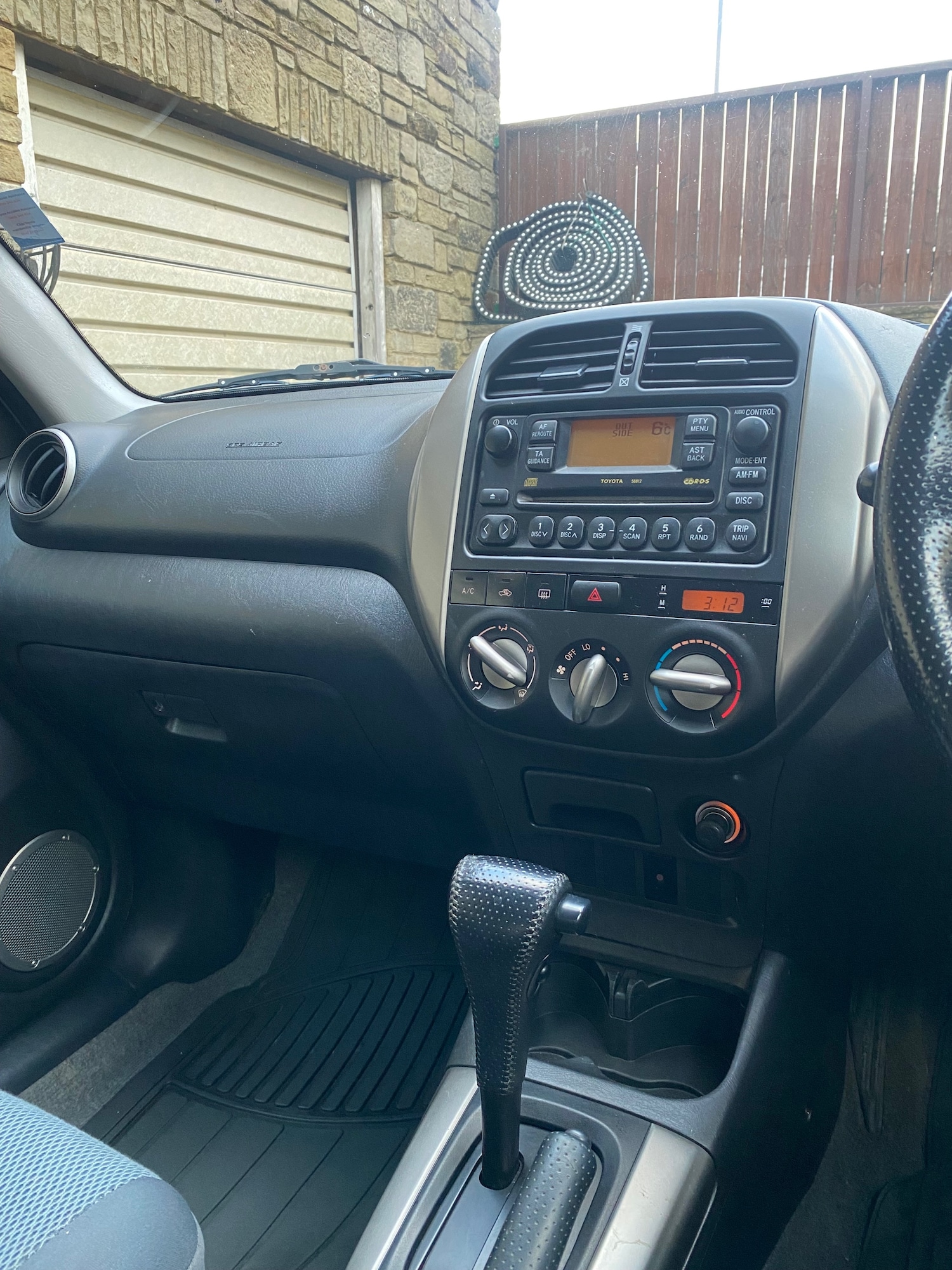 Used Toyota RAV4 2004 for sale - 77210809: Photo 14