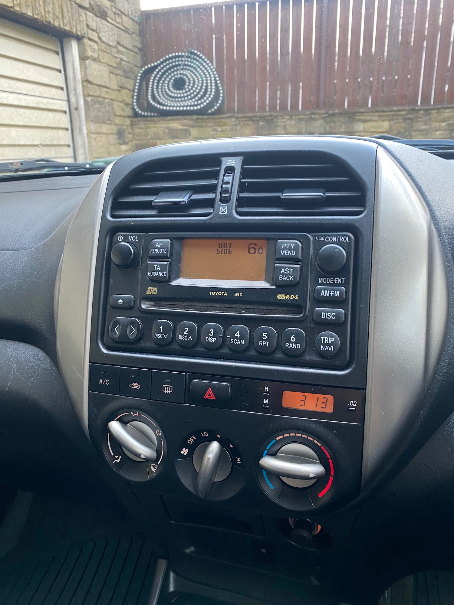 Used Toyota RAV4 2004 for sale - 77210809: Photo 15