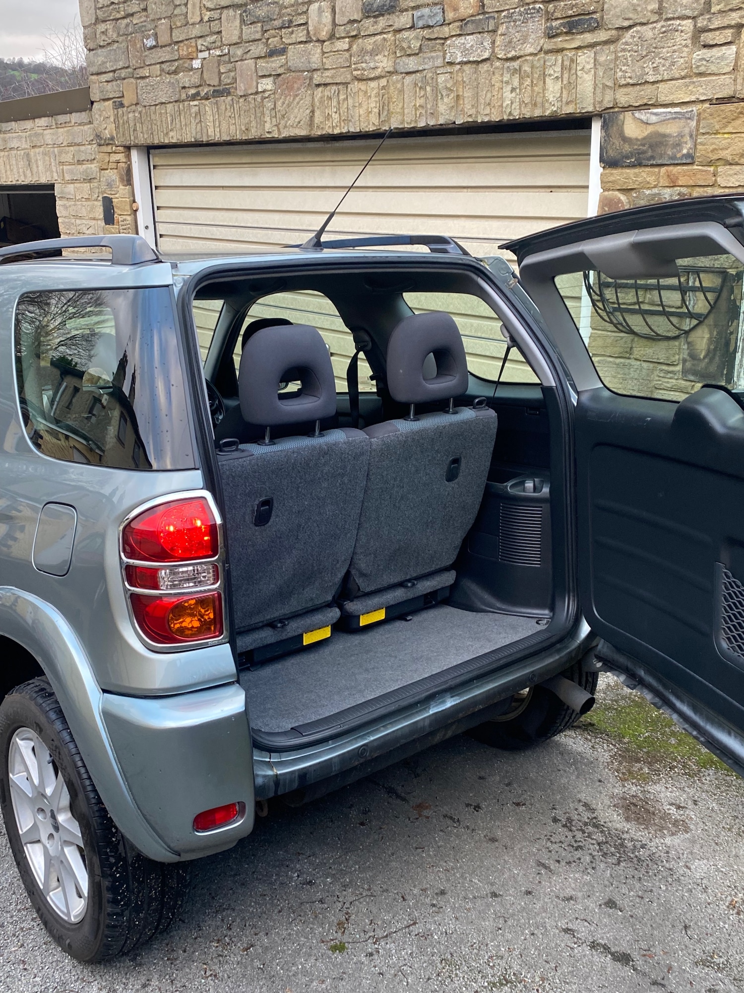 Used Toyota RAV4 2004 for sale - 77210809: Photo 6