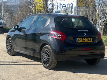 Used Peugeot 208 2012 for sale - 77932965: Photo