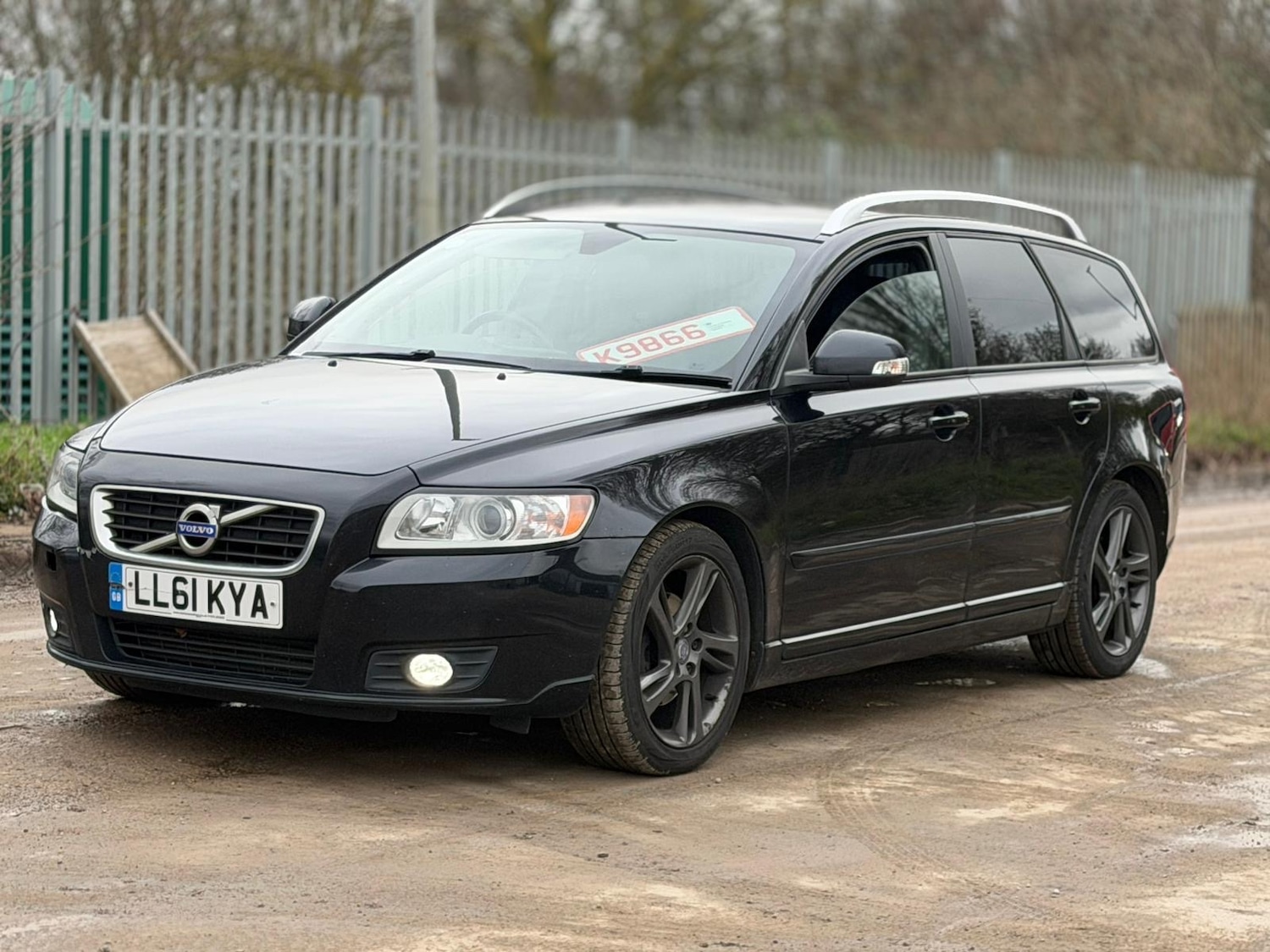Used Volvo V50 2011 for sale - 77531967: Photo 2