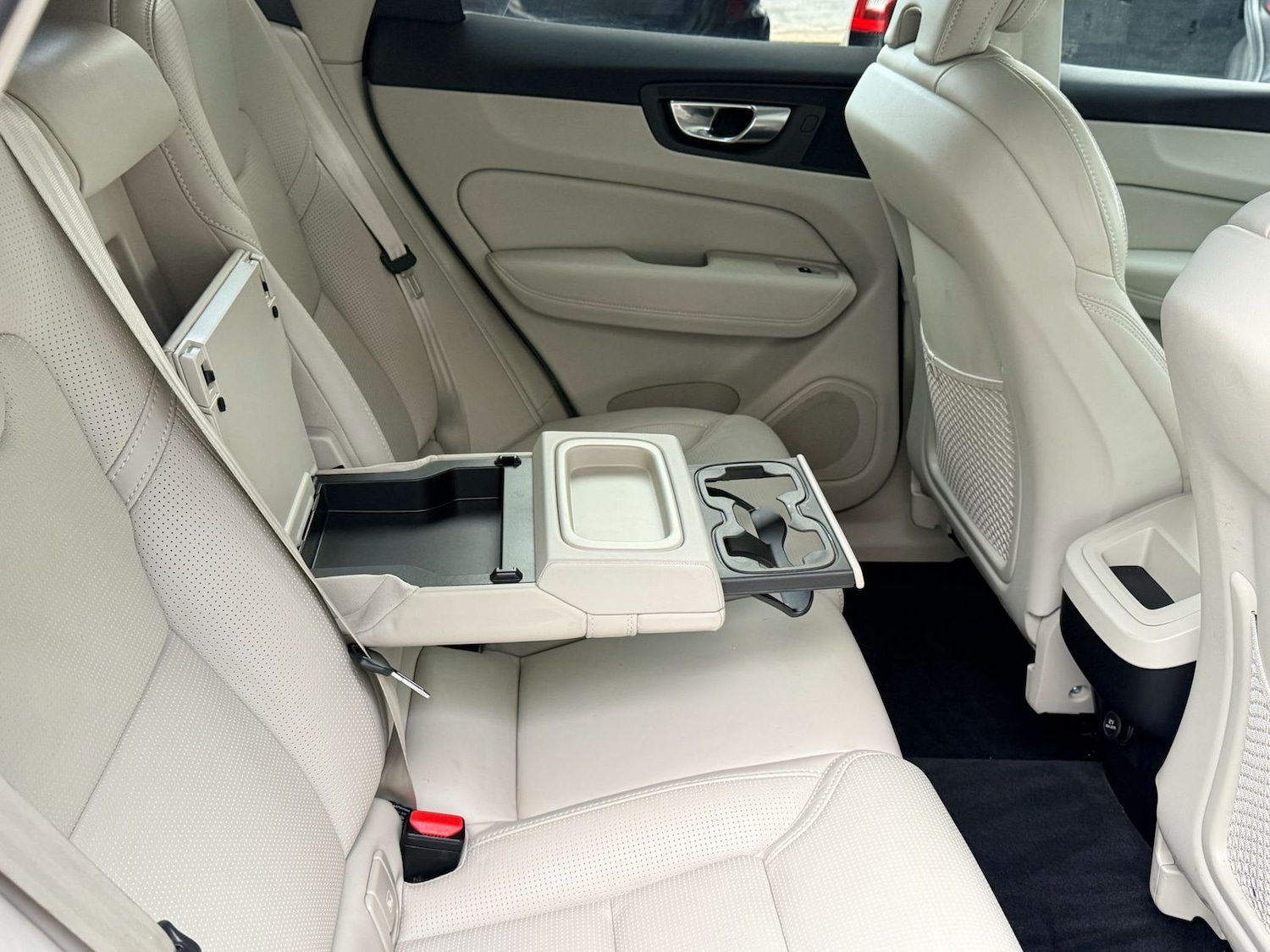 Used Volvo XC60 2018 for sale - 77324772: Photo 11