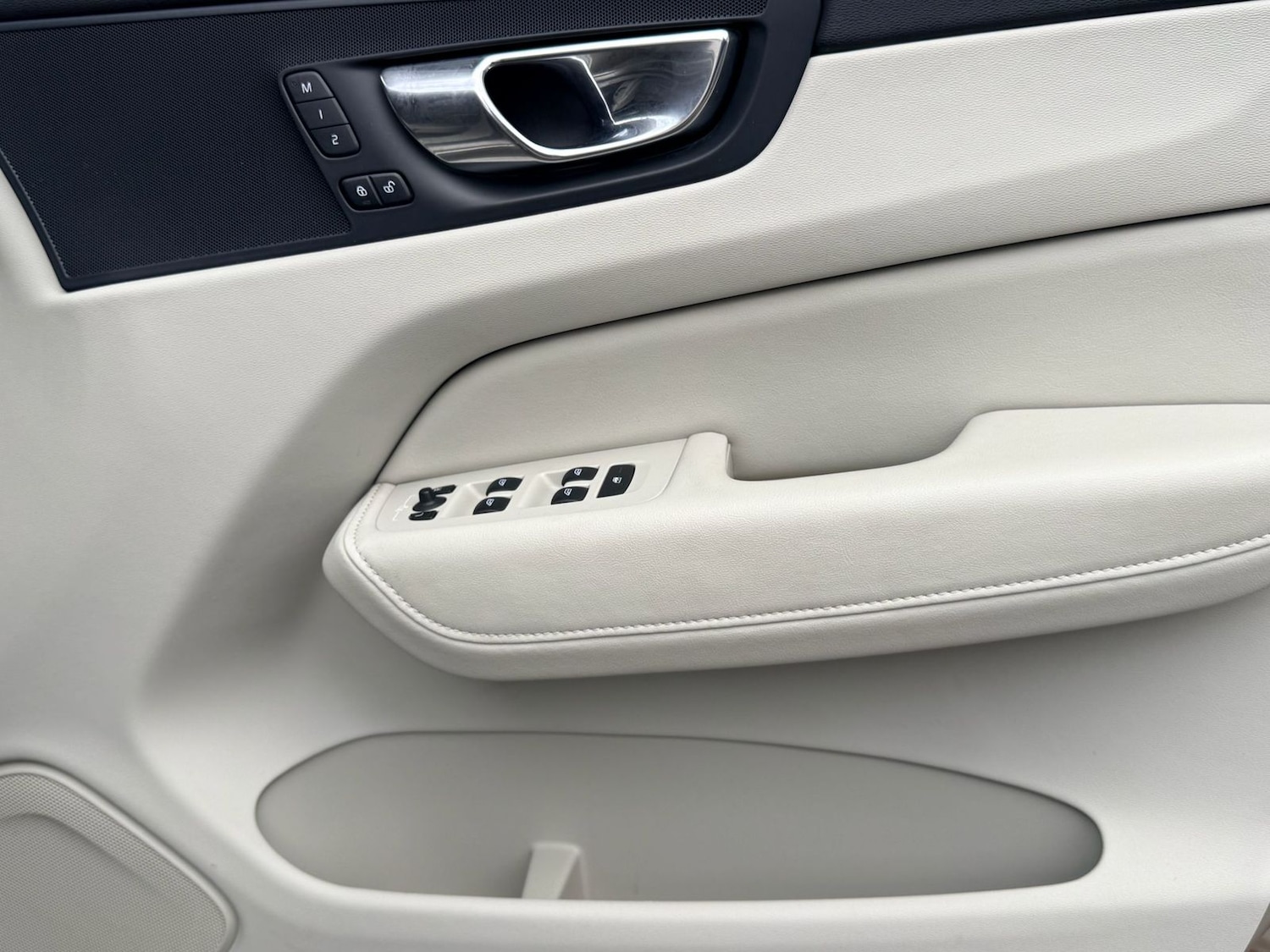 Used Volvo XC60 2018 for sale - 77324772: Photo 15