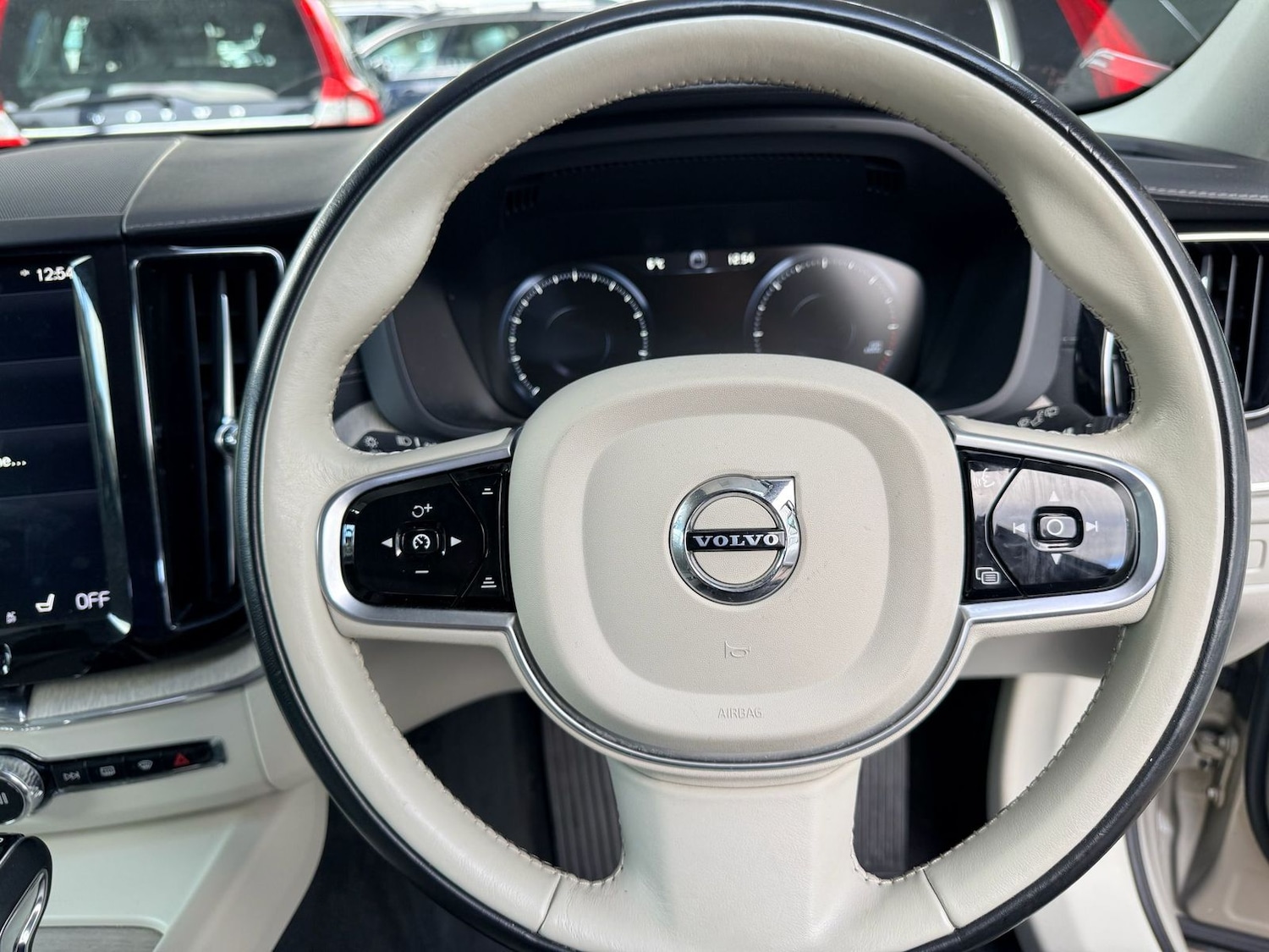 Used Volvo XC60 2018 for sale - 77324772: Photo 17