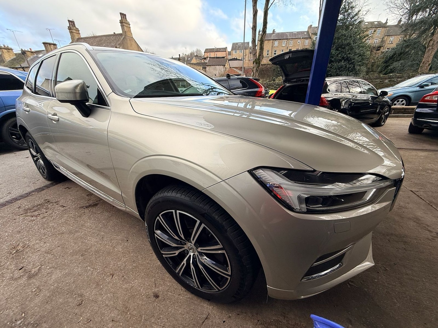 Used Volvo XC60 2018 for sale - 77324772: Photo 2