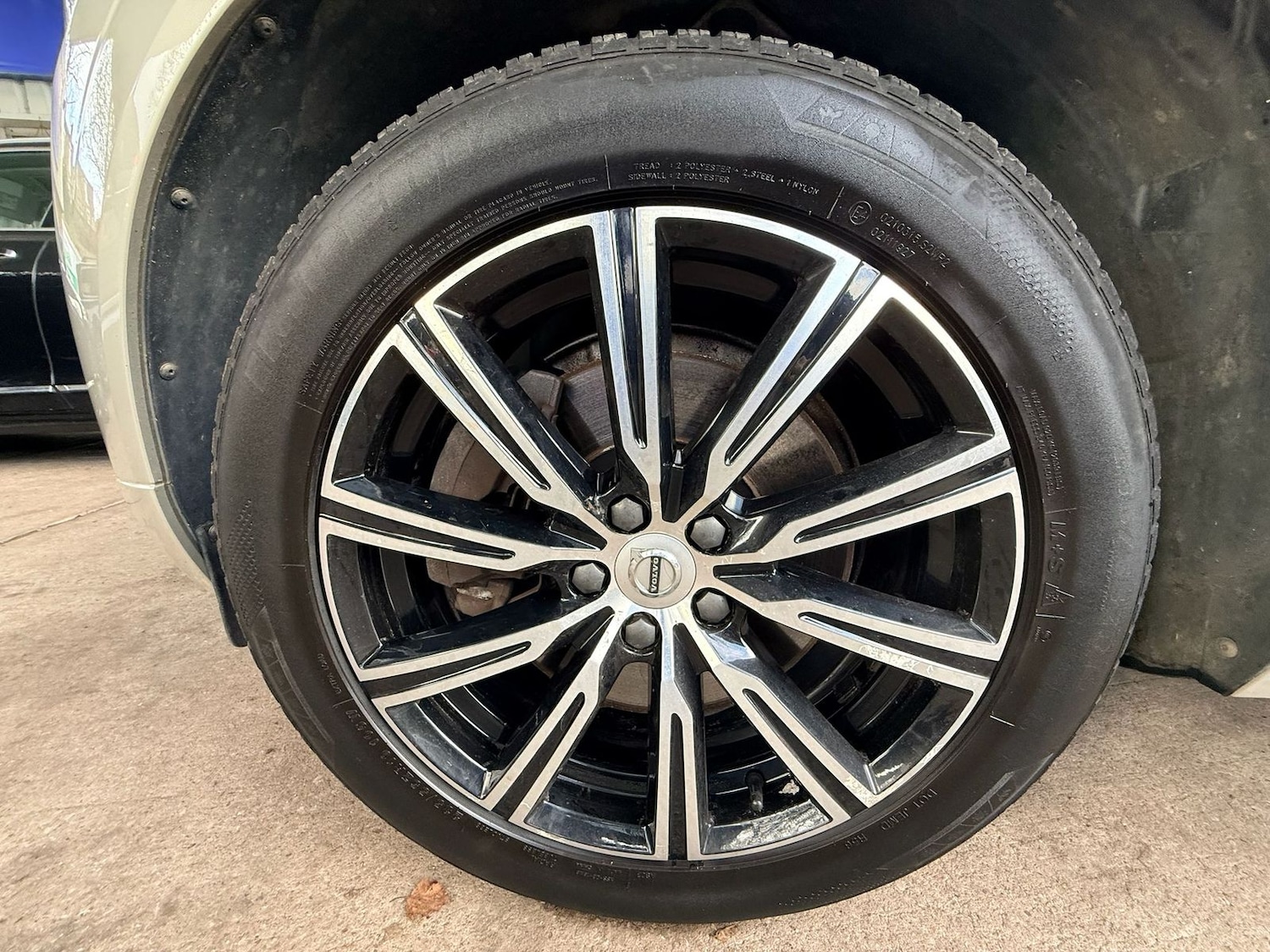 Used Volvo XC60 2018 for sale - 77324772: Photo 32