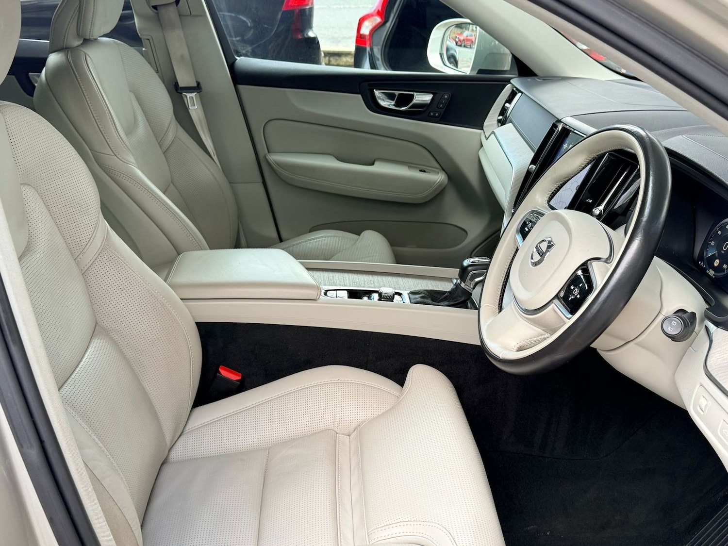 Used Volvo XC60 2018 for sale - 77324772: Photo 9