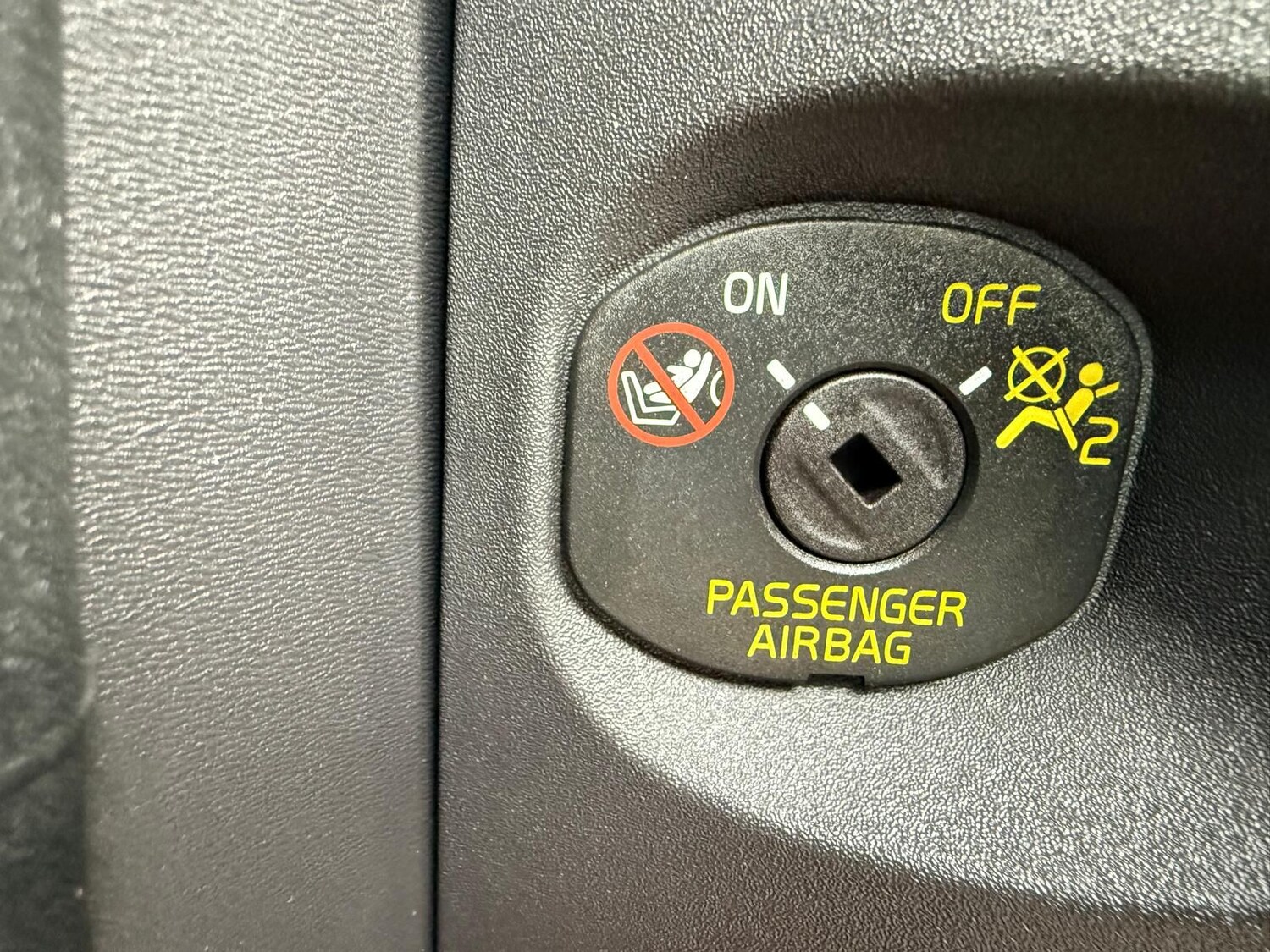 Used Volvo XC60 2015 for sale - 77710956: Photo 21