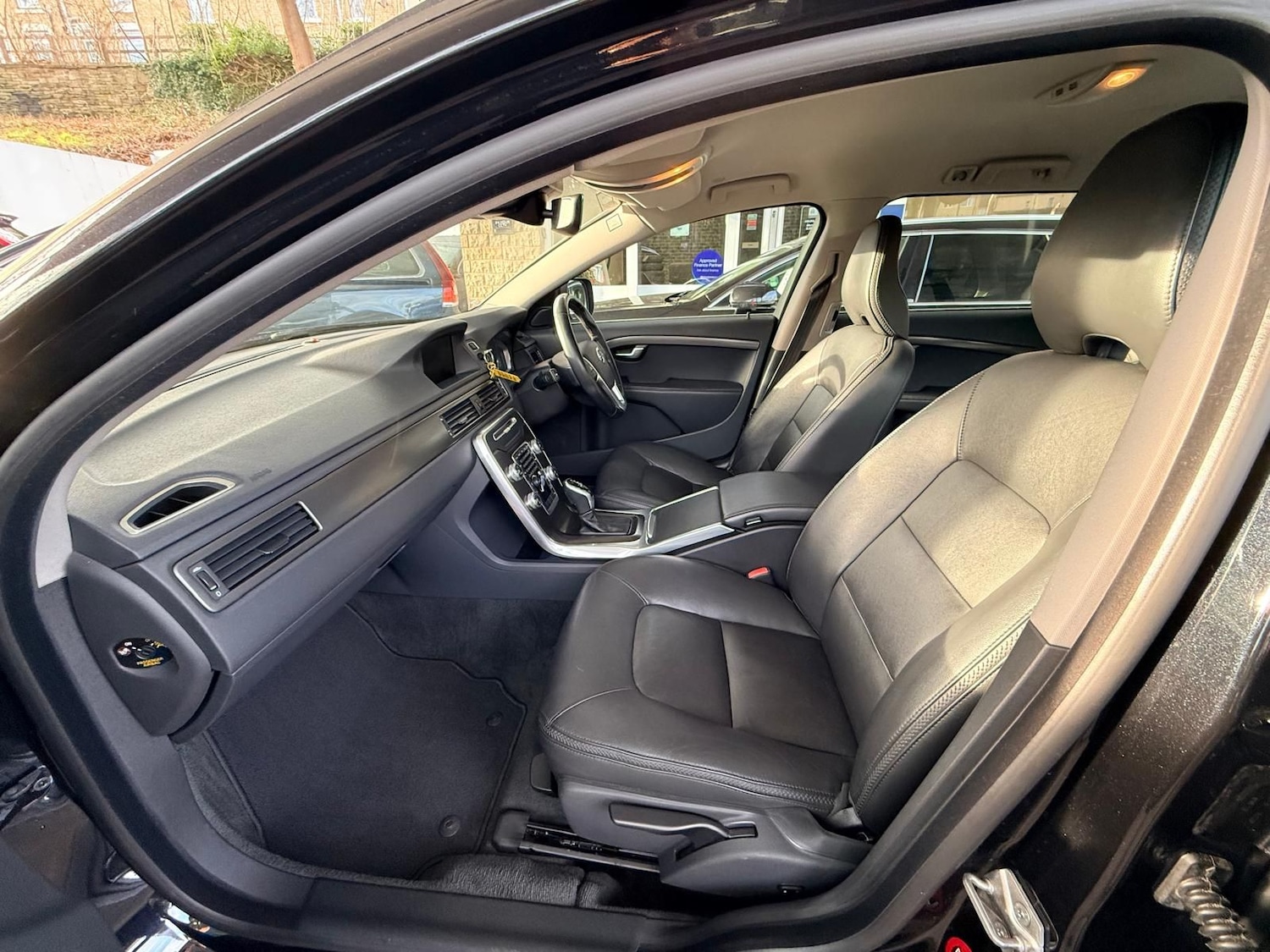 Used Volvo XC70 2014 for sale - 77269429: Photo 17