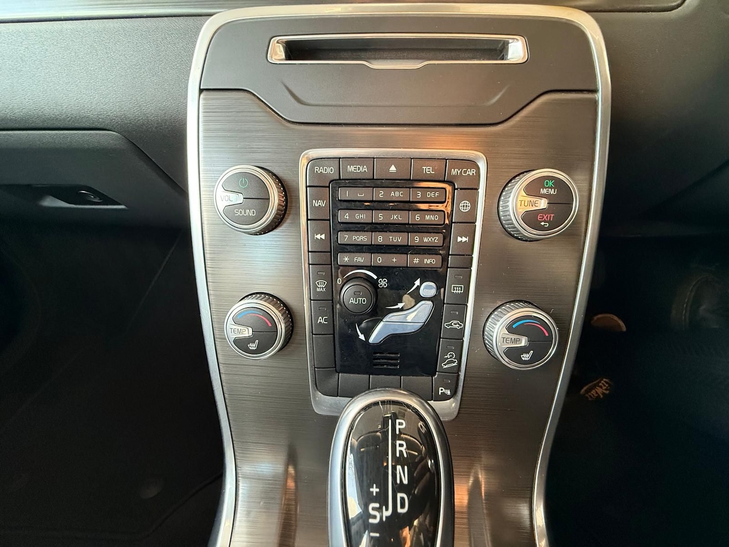 Used Volvo XC70 2014 for sale - 77269429: Photo 20