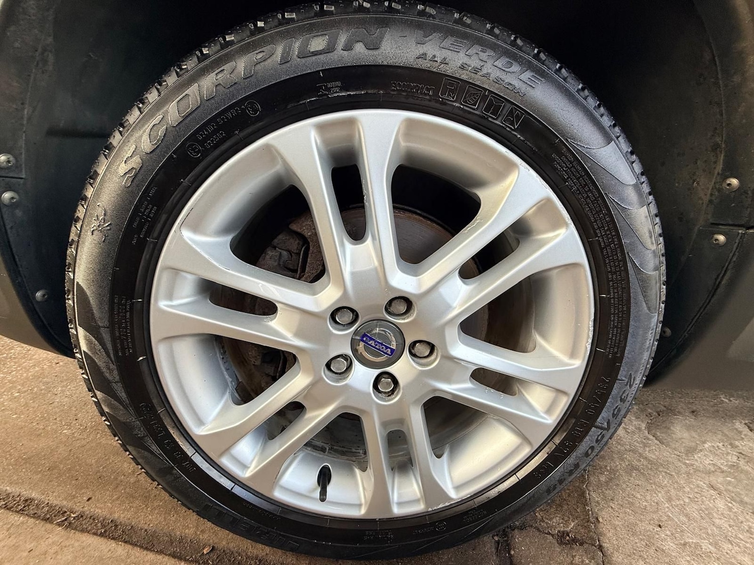 Used Volvo XC70 2014 for sale - 77269429: Photo 30