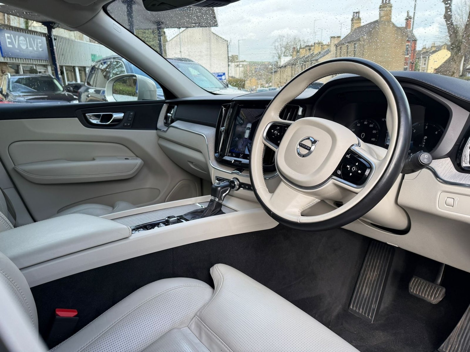 Used Volvo XC60 2019 for sale - 77942289: Photo 11