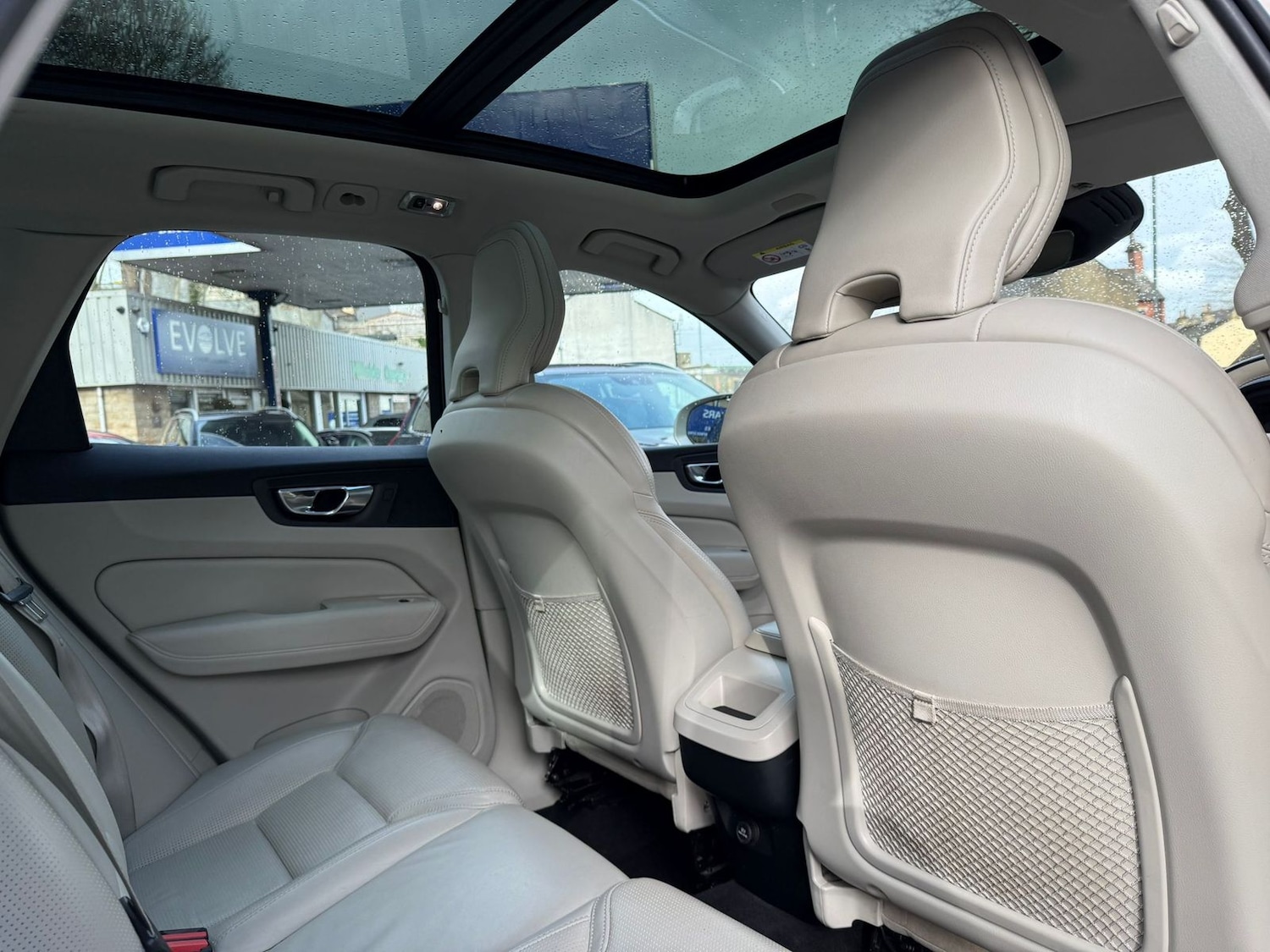 Used Volvo XC60 2019 for sale - 77942289: Photo 15