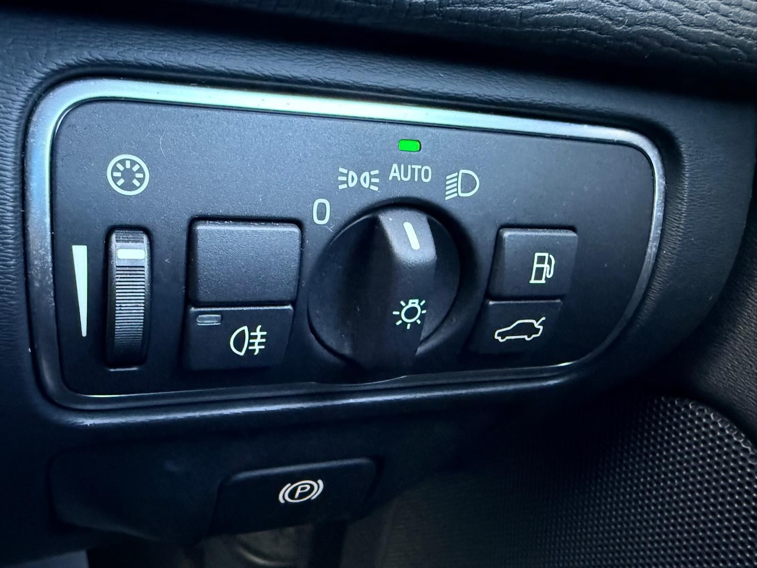 Used Volvo XC60 2015 for sale - 76877482: Photo 19