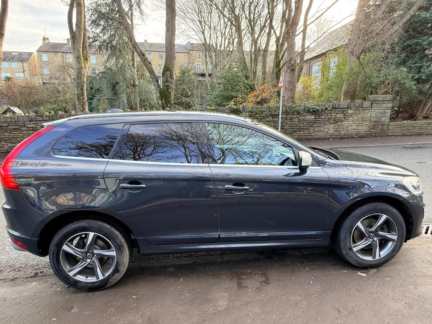 Used Volvo XC60 2015 for sale - 76877482: Photo 2
