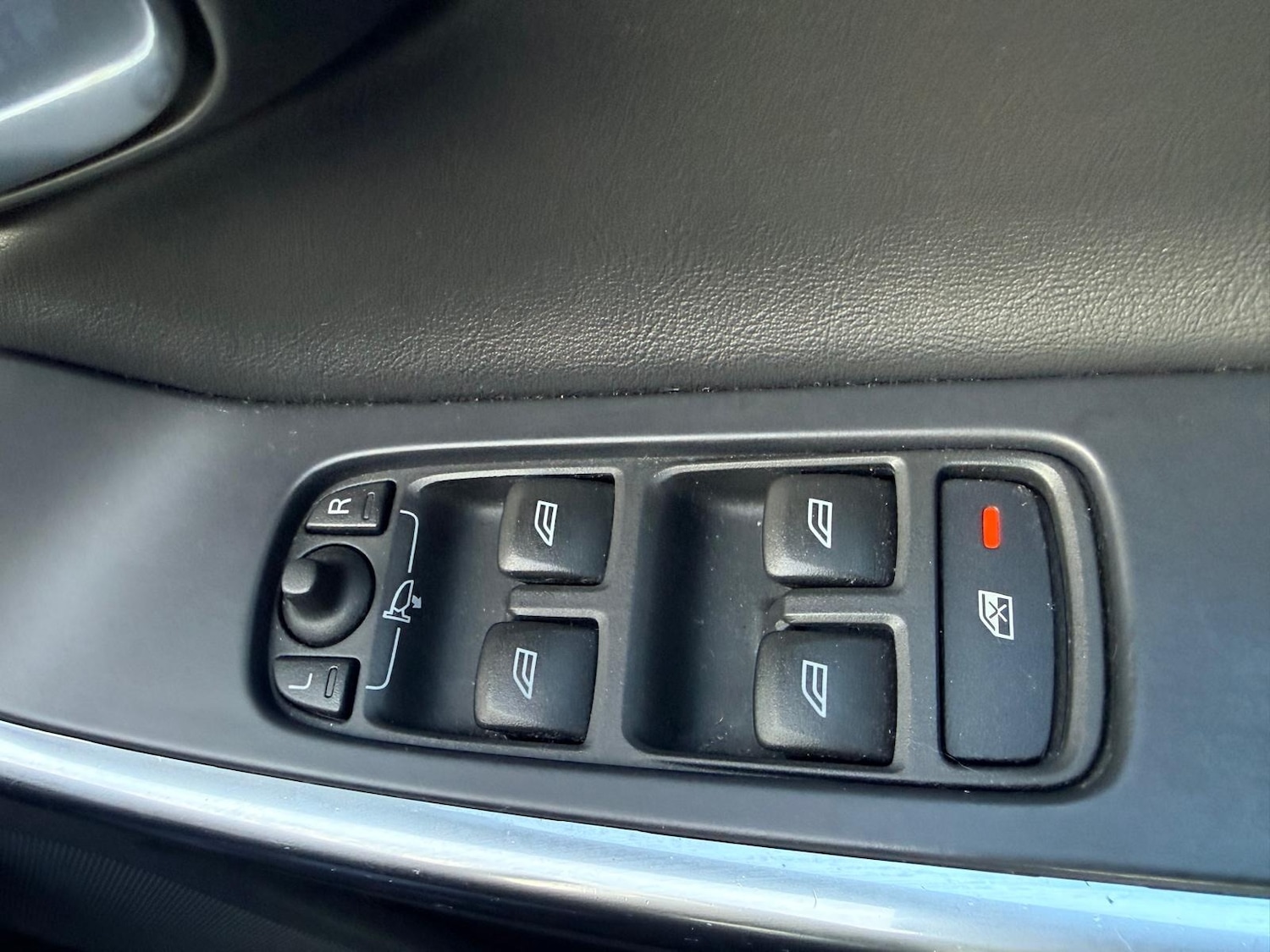 Used Volvo XC60 2015 for sale - 76877482: Photo 20