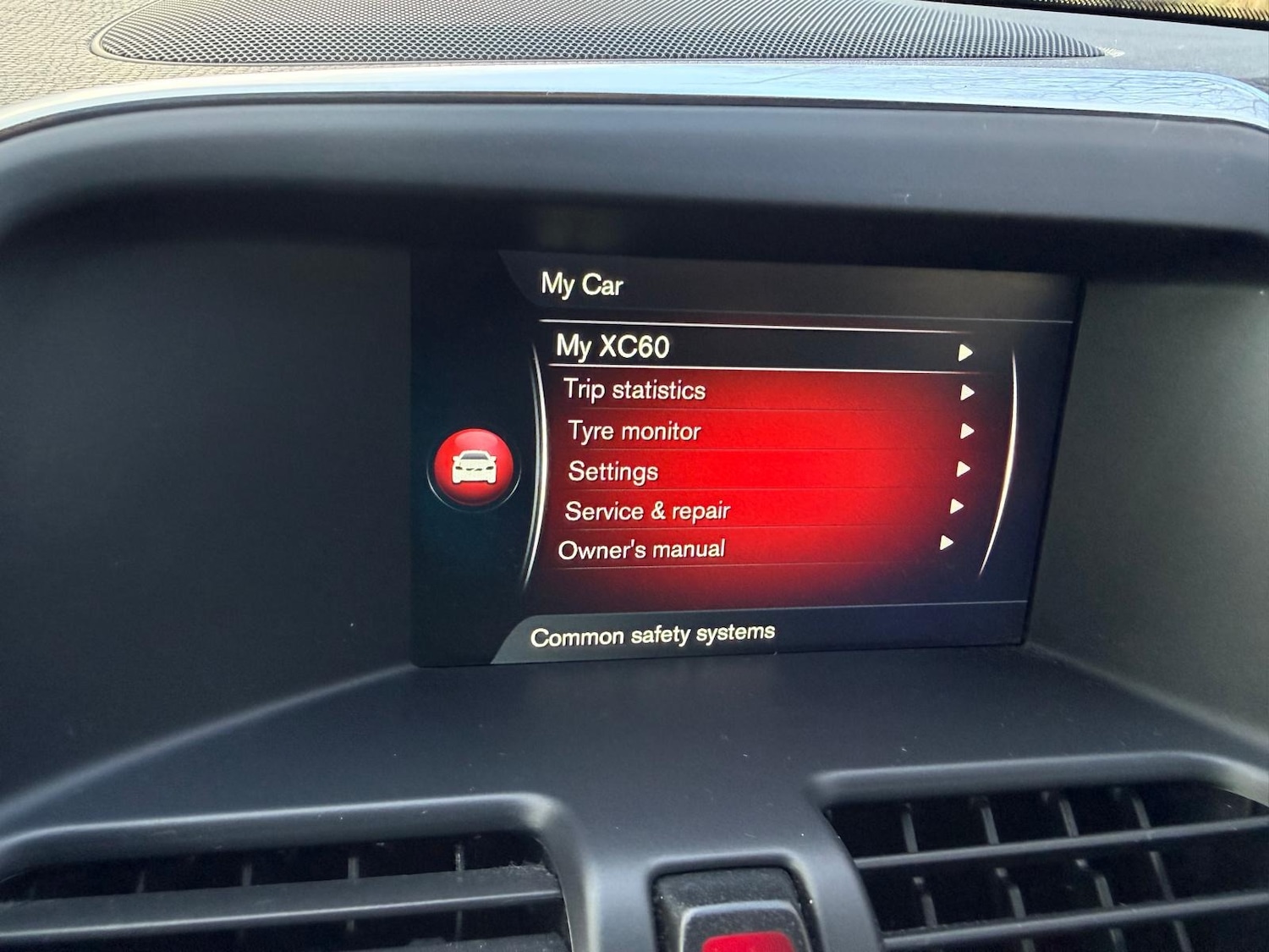 Used Volvo XC60 2015 for sale - 76877482: Photo 24