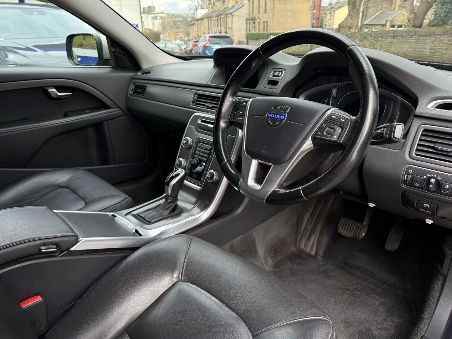 Used Volvo XC70 2014 for sale - 77911360: Photo 16