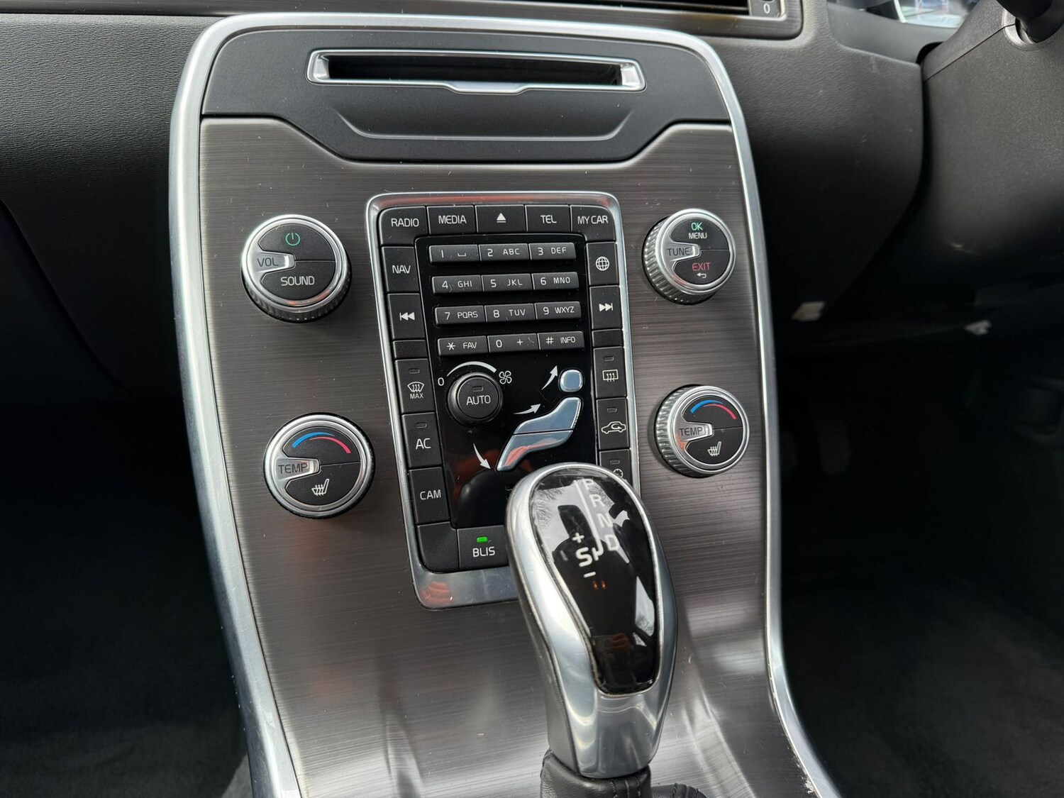 Used Volvo XC70 2014 for sale - 77911360: Photo 19