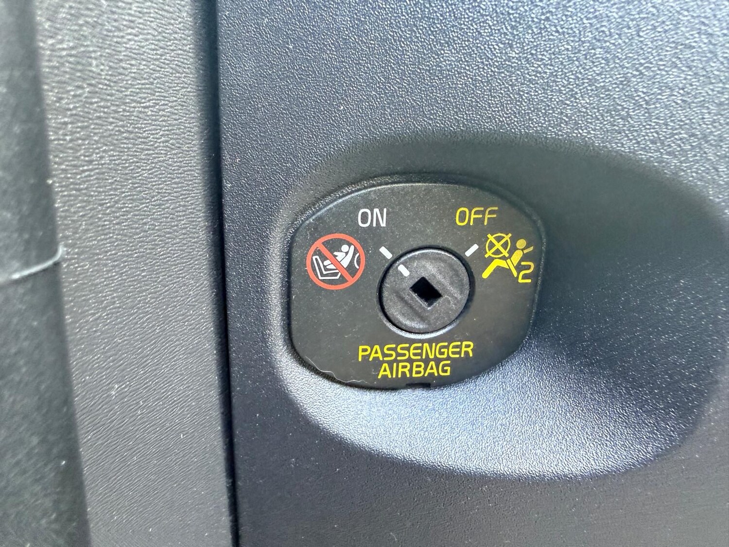 Used Volvo XC60 2015 for sale - 77710959: Photo 10