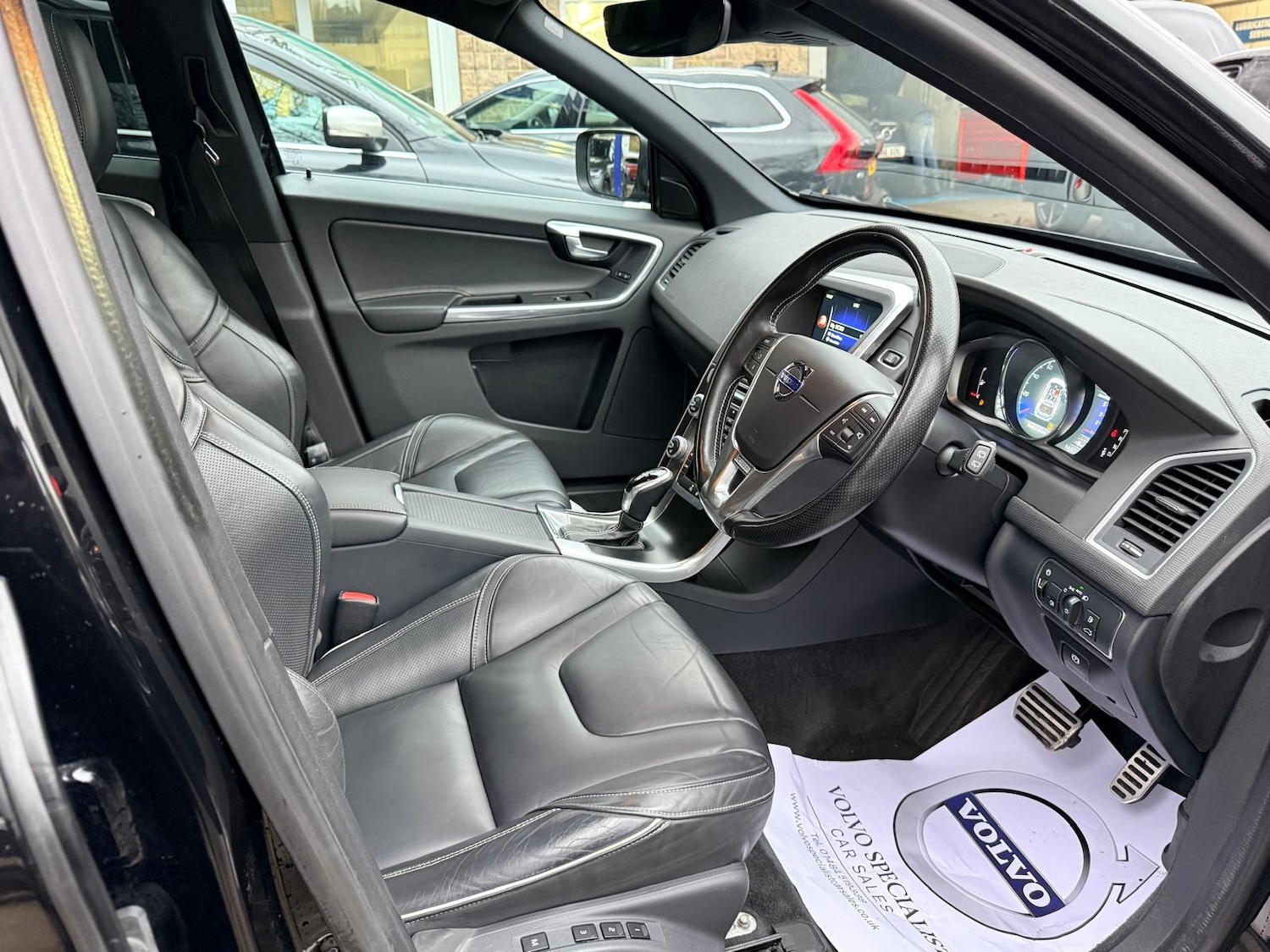 Used Volvo XC60 2015 for sale - 77151689: Photo 11