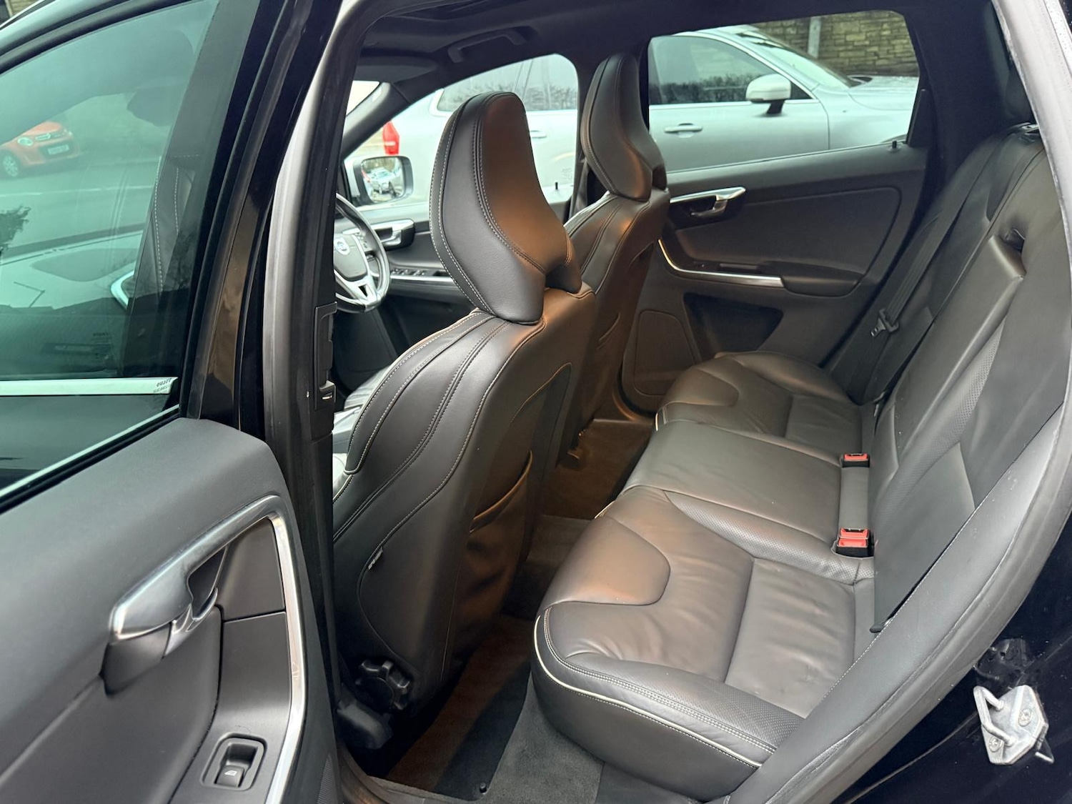 Used Volvo XC60 2015 for sale - 77151689: Photo 16