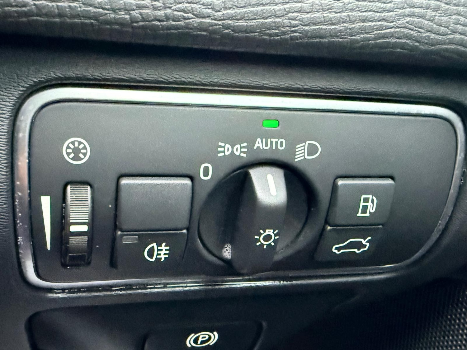 Used Volvo XC60 2015 for sale - 77151689: Photo 22