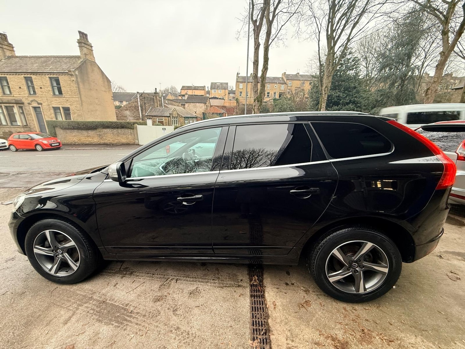 Used Volvo XC60 2015 for sale - 77151689: Photo 4