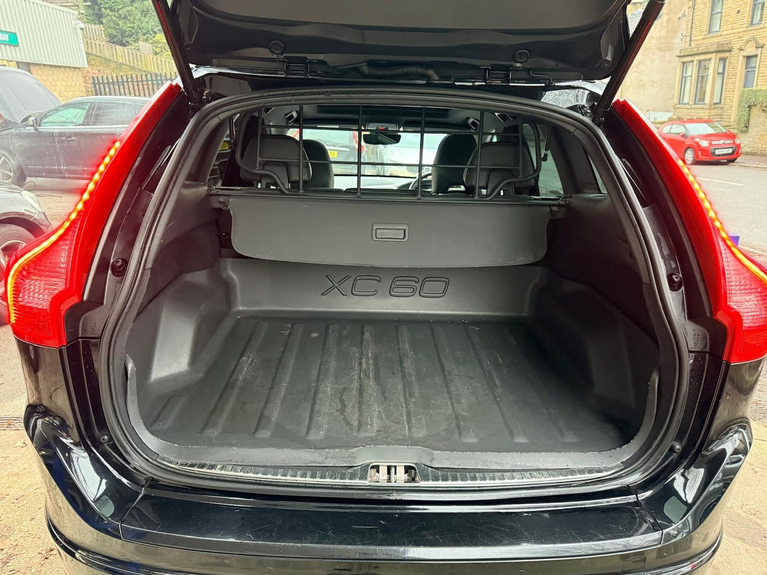 Used Volvo XC60 2015 for sale - 77151689: Photo 9