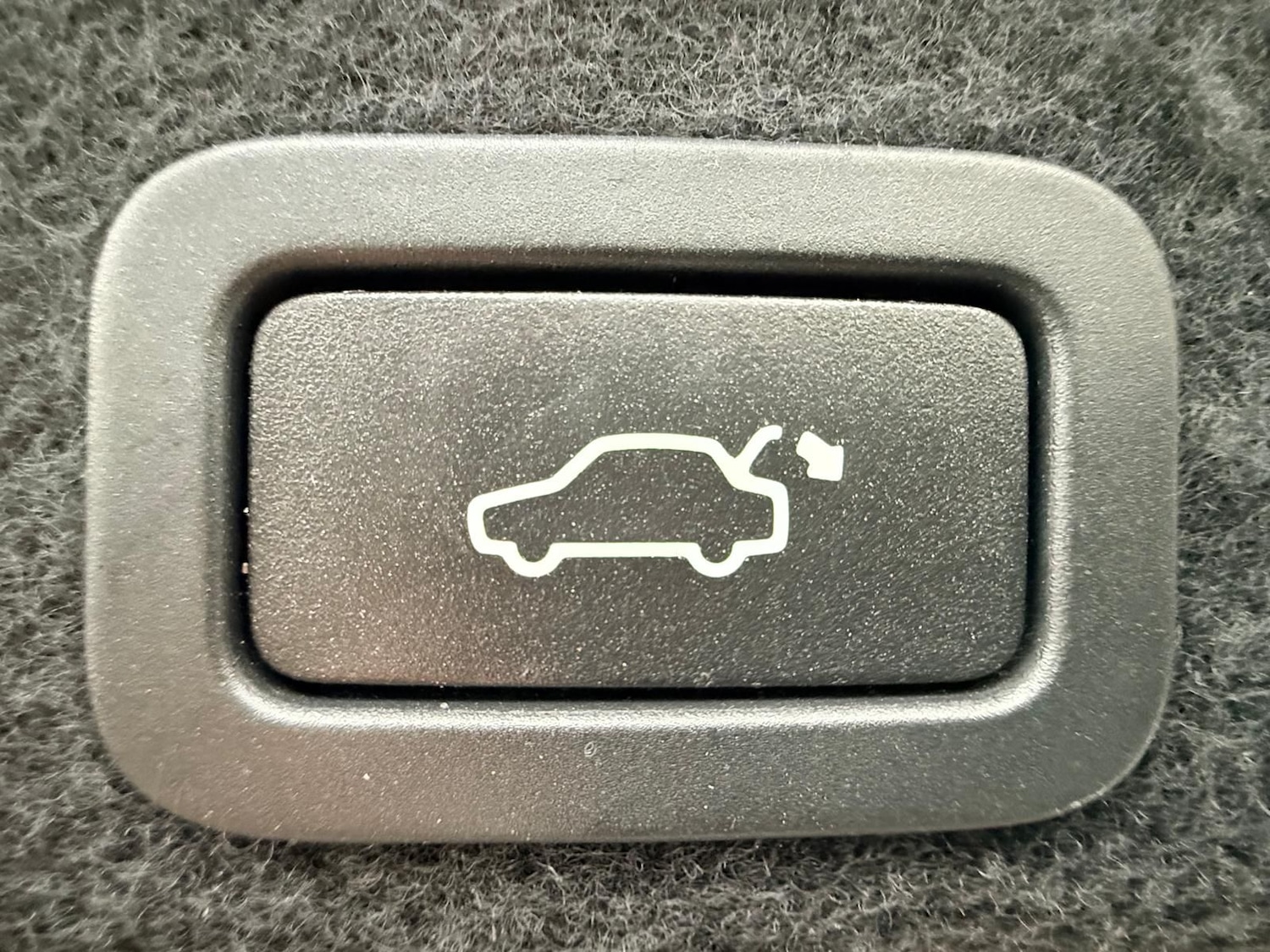 Used Volvo XC60 2016 for sale - 77218907: Photo 16