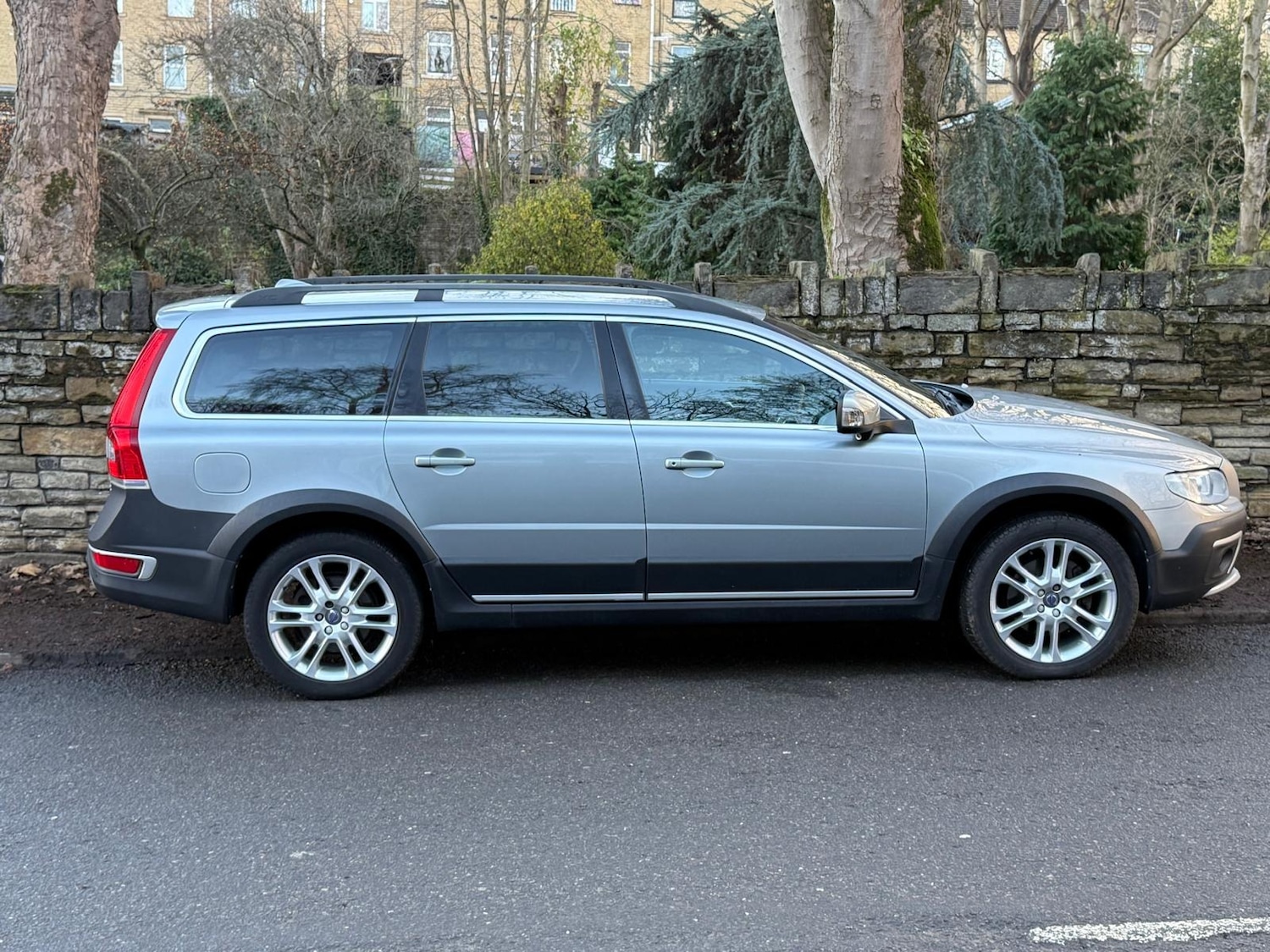 Used Volvo XC70 2015 for sale - 76705652: Photo 1