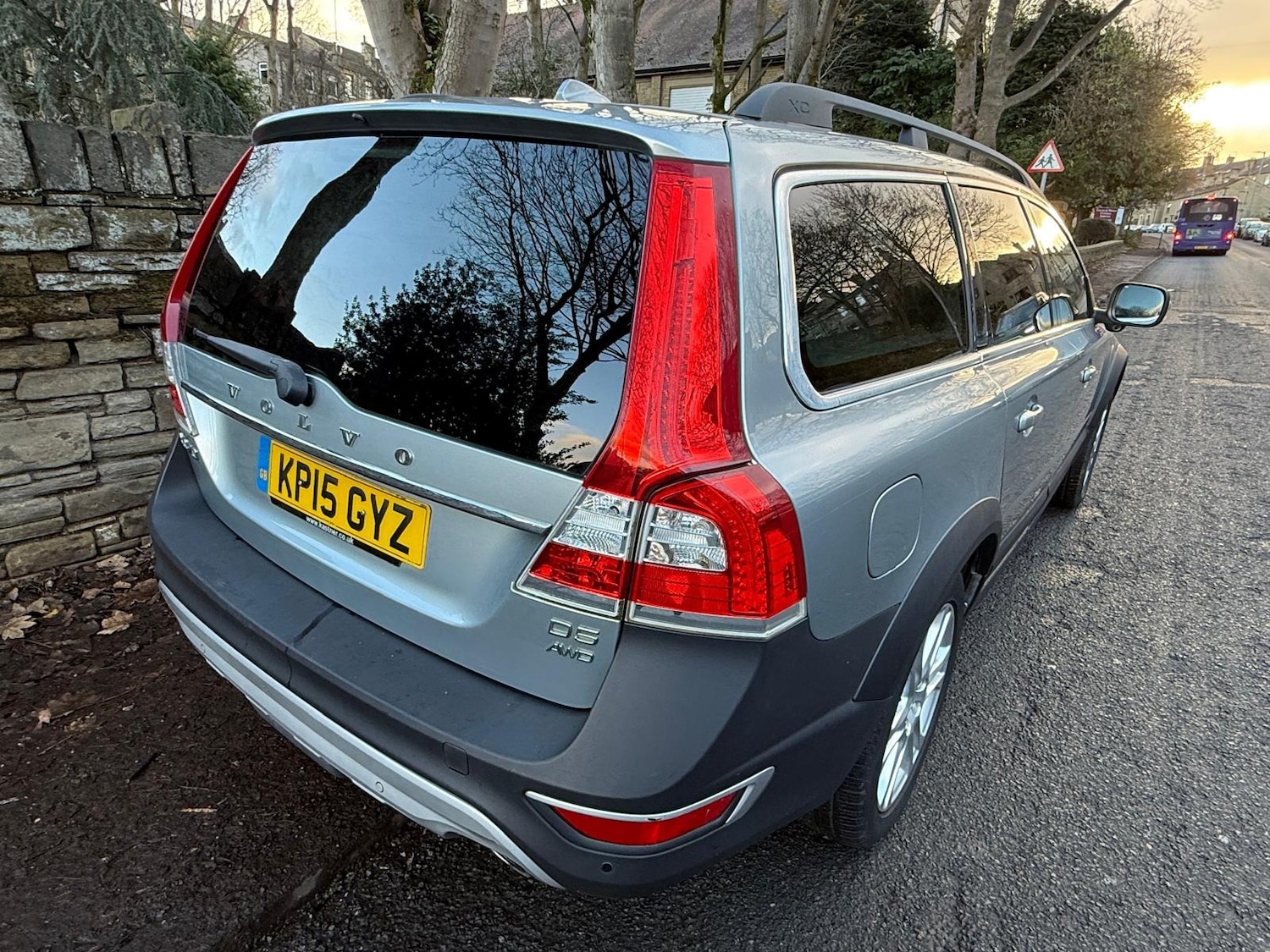Used Volvo XC70 2015 for sale - 76705652: Photo 2