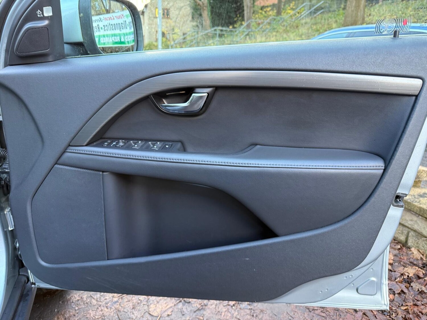 Used Volvo XC70 2015 for sale - 76705652: Photo 28