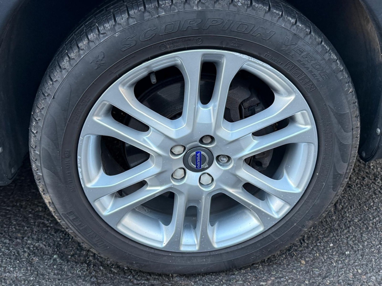 Used Volvo XC70 2015 for sale - 76705652: Photo 31