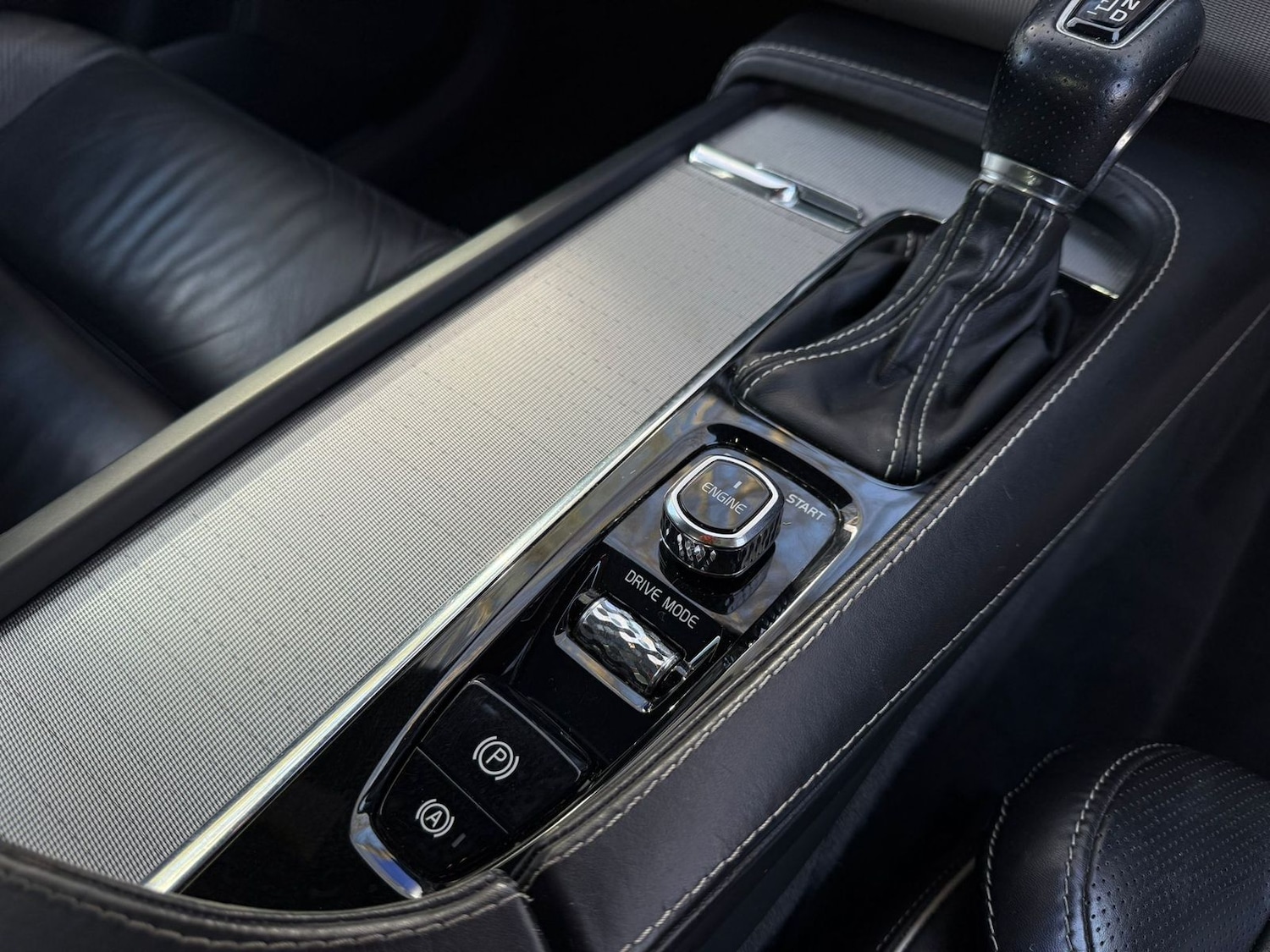 Used Volvo XC90 2016 for sale - 78175854: Photo 28