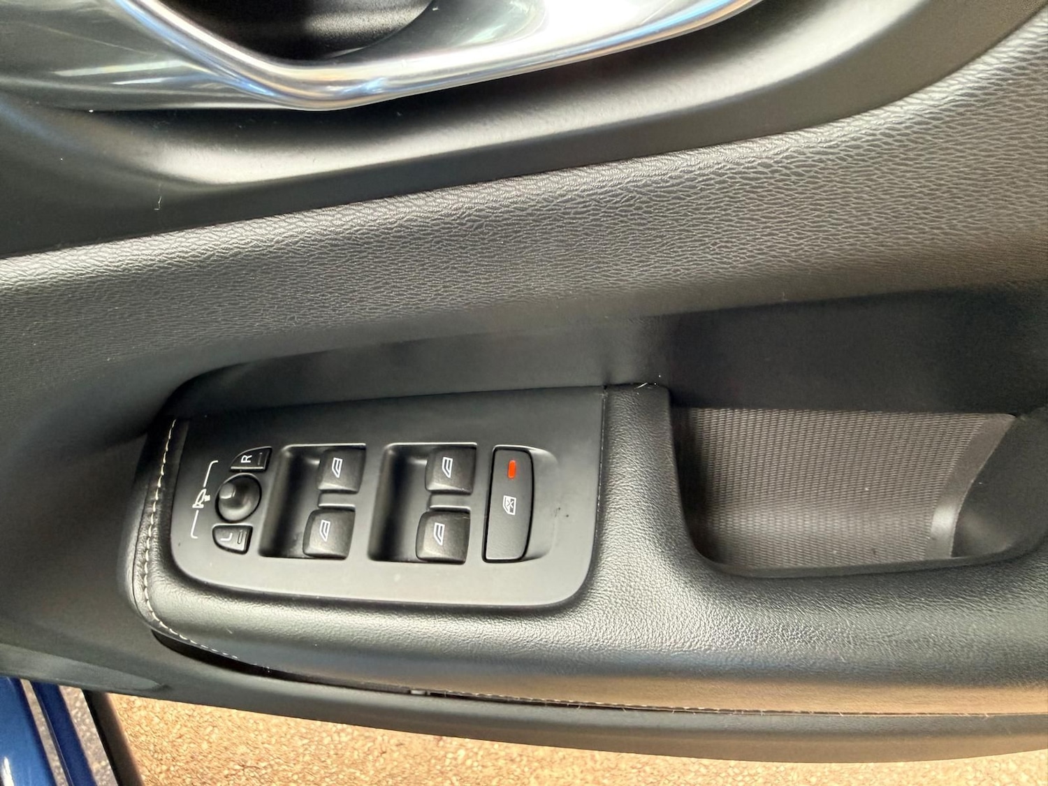 Used Volvo XC60 2018 for sale - 77269452: Photo 24