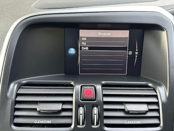 Used Volvo XC60 2017 for sale - 76253755: Photo 15