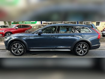 Used Volvo V90 2017 for sale - 75920429: Photo