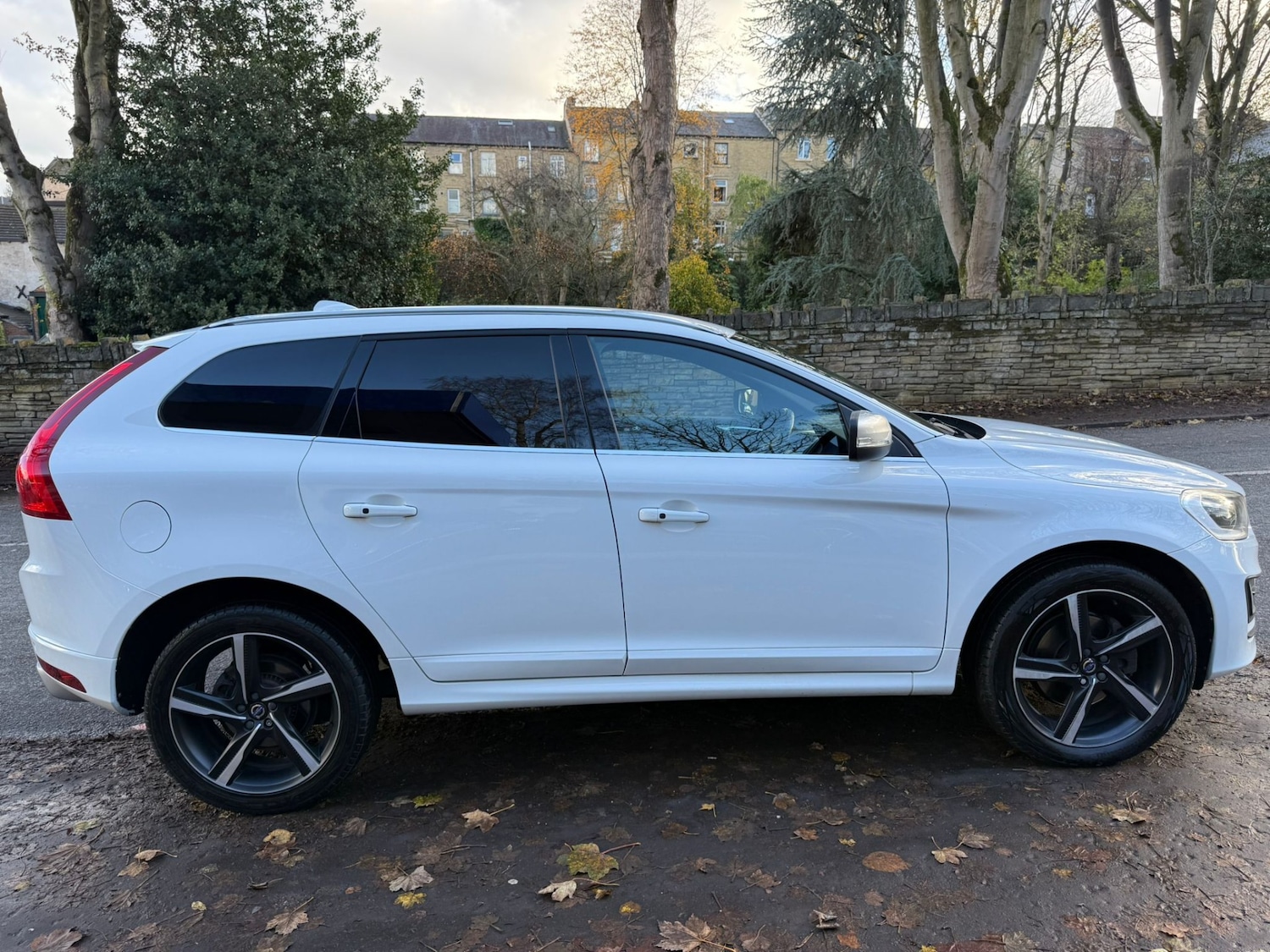 Used Volvo XC60 2015 for sale - 76568418: Photo 2