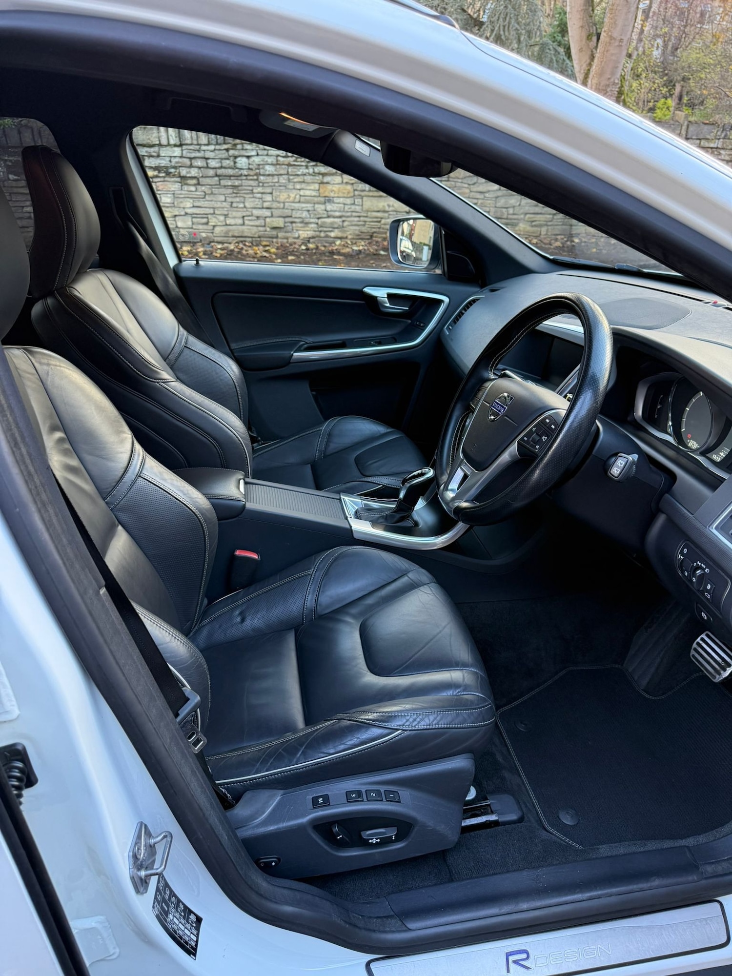 Used Volvo XC60 2015 for sale - 76568418: Photo 30