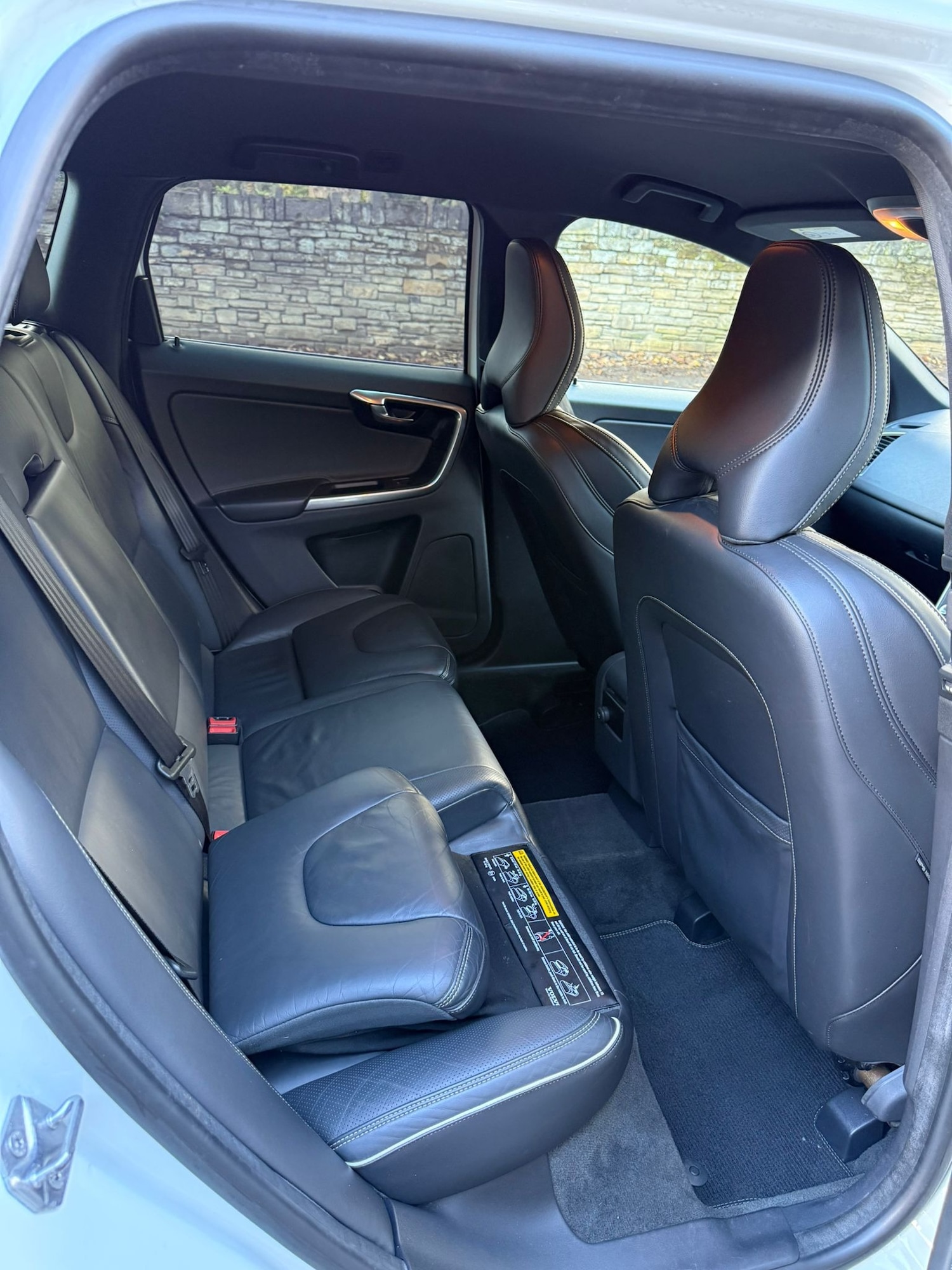 Used Volvo XC60 2015 for sale - 76568418: Photo 32