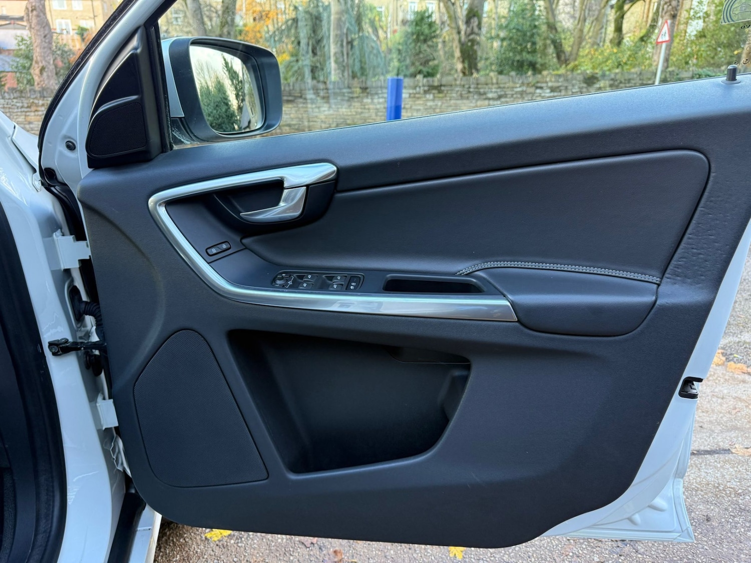 Used Volvo XC60 2015 for sale - 76568418: Photo 45