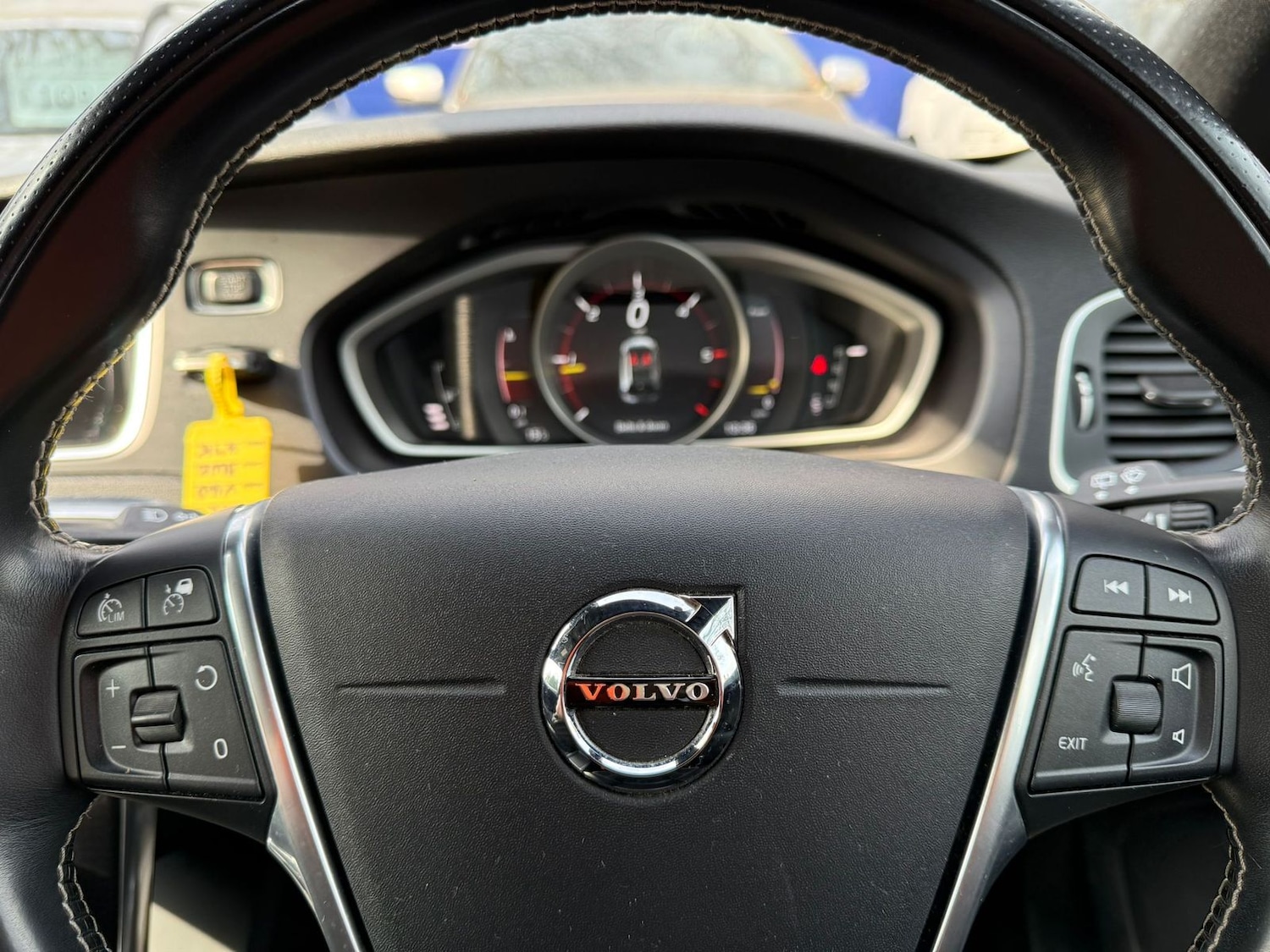 Used Volvo V40 2017 for sale - 77960068: Photo 10