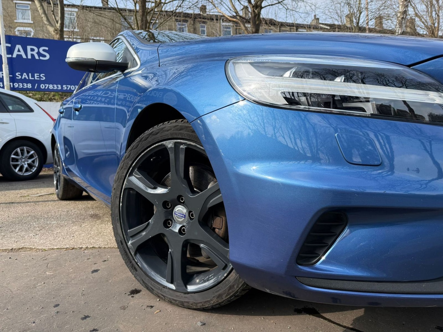 Used Volvo V40 2017 for sale - 77960068: Photo 3