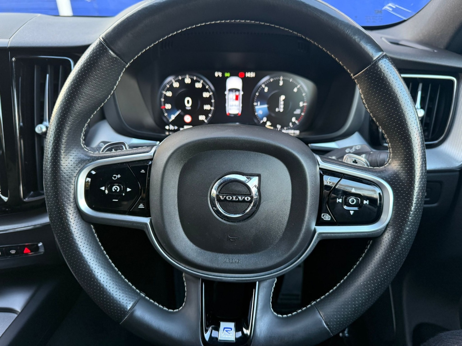 Used Volvo XC60 2018 for sale - 76600063: Photo 15