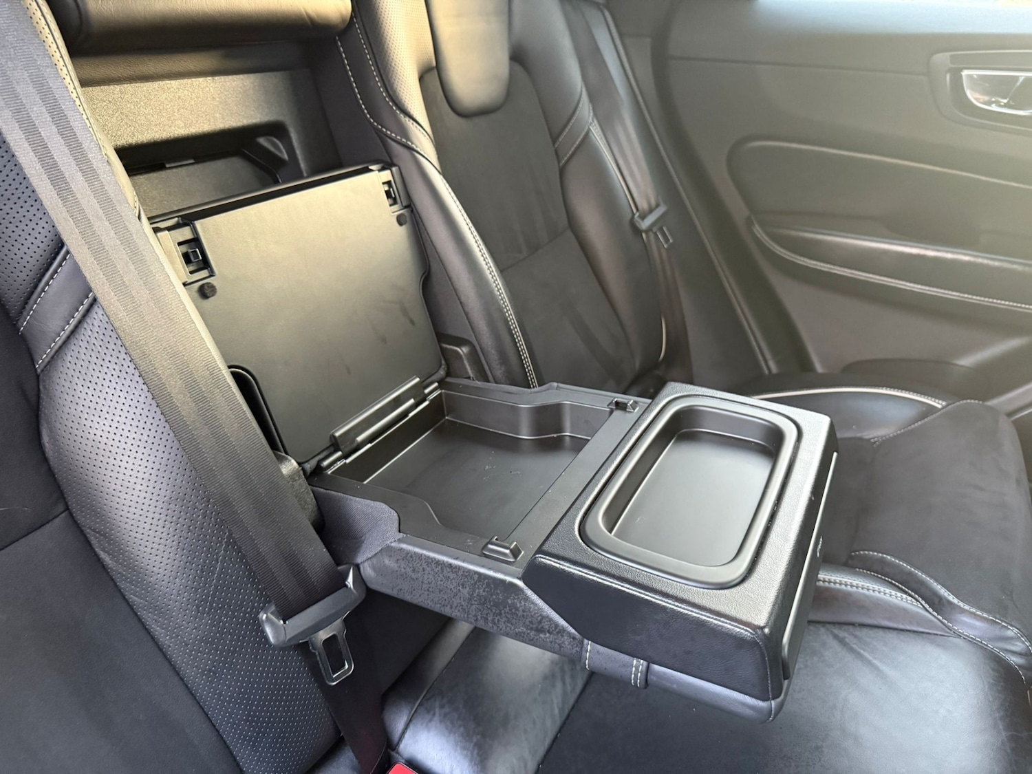 Used Volvo XC60 2018 for sale - 76600063: Photo 19