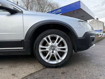 Used Volvo XC70 2016 for sale - 77911359: Photo