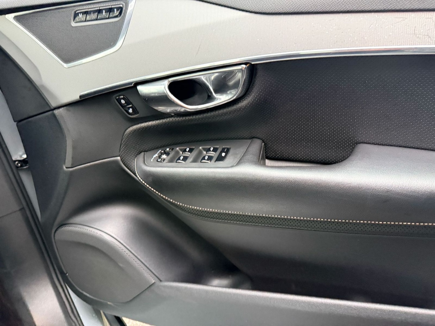 Used Volvo XC90 2015 for sale - 77333294: Photo 28